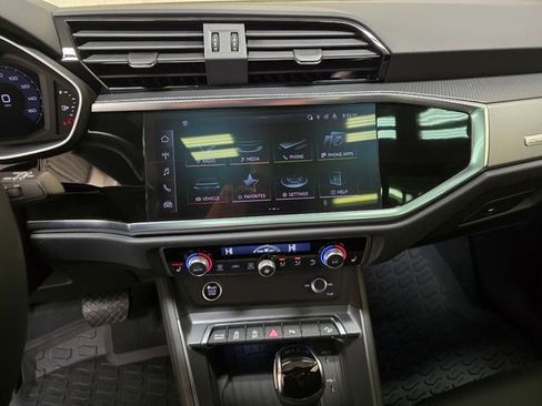 Certified 2025 Audi Q3 2.0T Premium w/ Convenience Package image 19