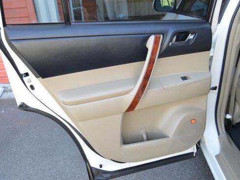 Used 2013 Toyota Highlander Limited image 59