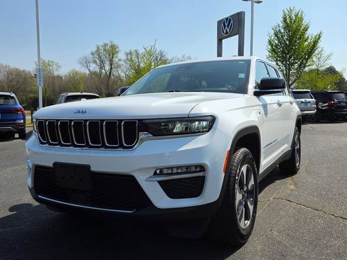 Used 2022 Jeep Grand Cherokee Limited 4xe image 9