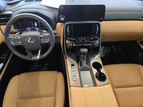 Used 2026 Lexus LX 600 4WD w/ Luxury Package image 25