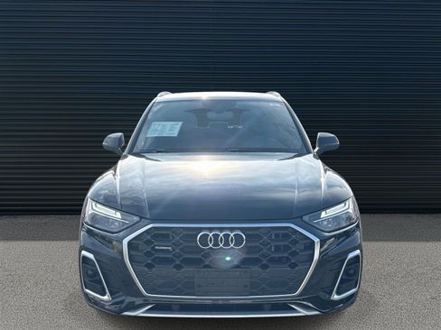 Used 2021 Audi Q5 e Premium Plus w/ Premium Plus Package image 2