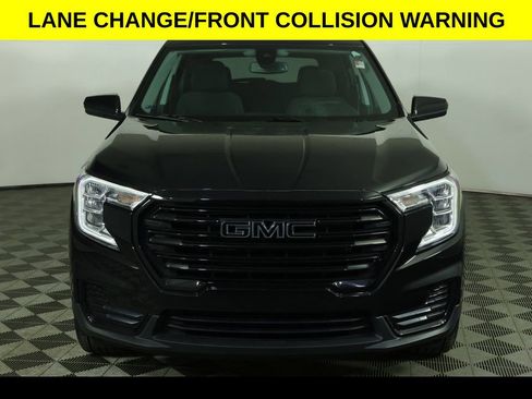 Used 2023 GMC Terrain SLE w/ Driver Convenience Package image 13