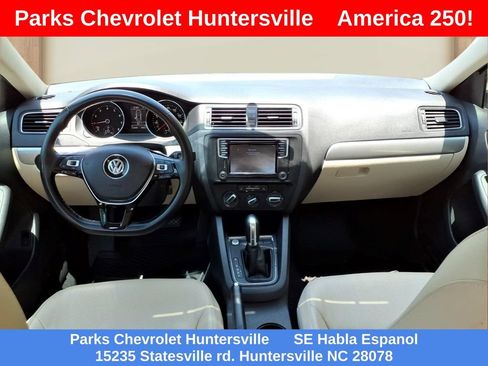 Used 2017 Volkswagen Jetta SE FWD image 24