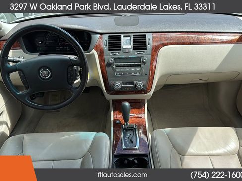 Used 2007 Cadillac DTS w/ Trunk Convenience Package image 42