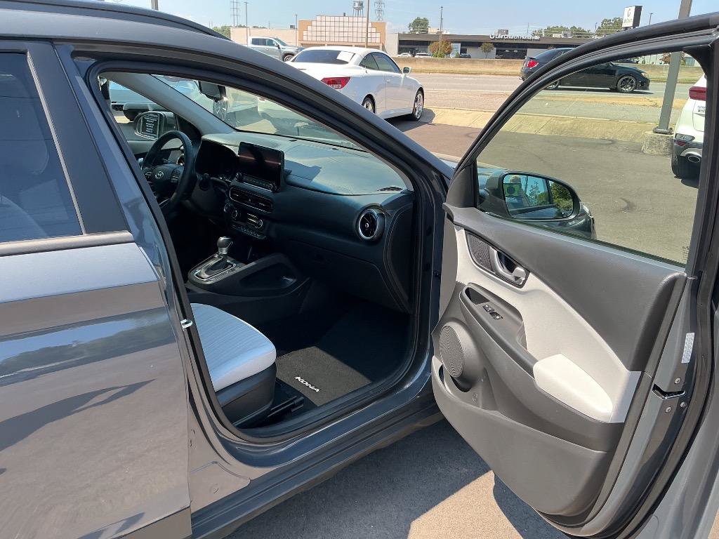 Used 2023 Hyundai Kona SEL w/ Convenience Package FWD image 14