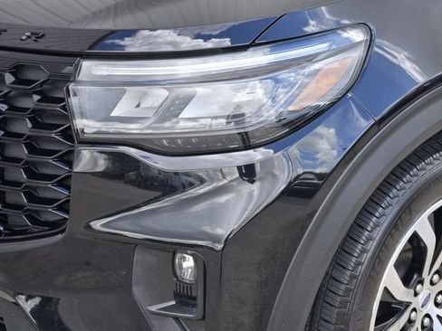 Used 2025 Ford Explorer ST-Line RWD image 13