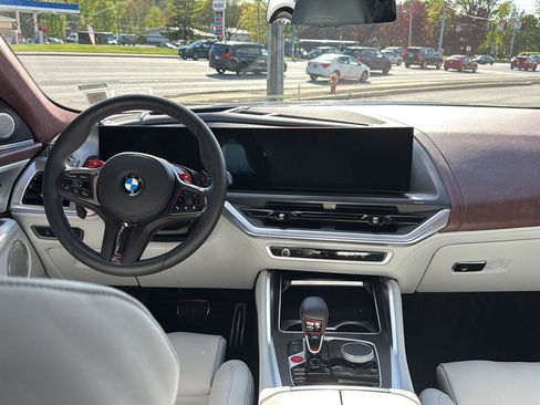 Used 2025 BMW XM AWD/4WD image 5