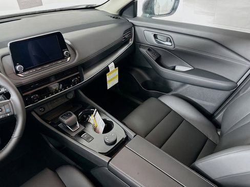 New 2026 Nissan Rogue SV AWD/4WD image 31