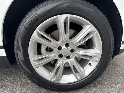 Used 2025 Land Rover Range Rover Velar S AWD/4WD image 3