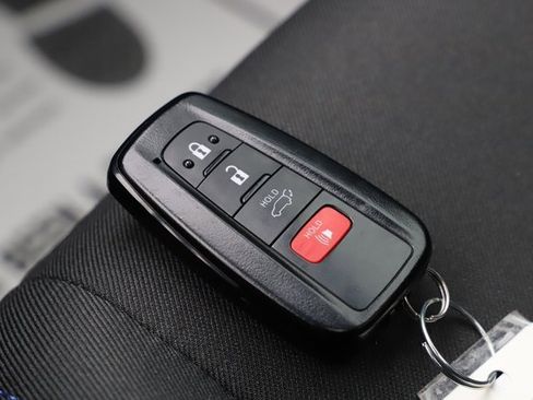 Used 2023 Toyota RAV4 SE image 34