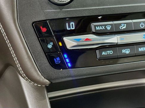 Used 2020 Ford Explorer Platinum w/ Premium Technology Package AWD/4WD image 15