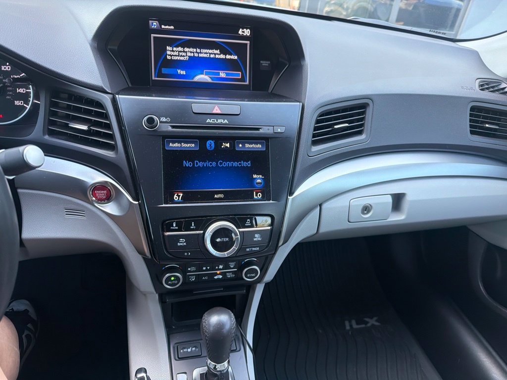 Used 2018 Acura ILX w/ Premium Package FWD image 3