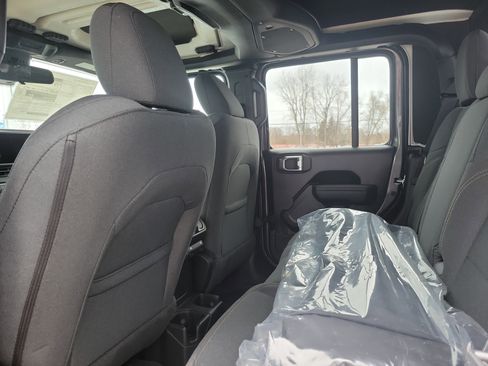 New 2026 Jeep Gladiator Sport image 19