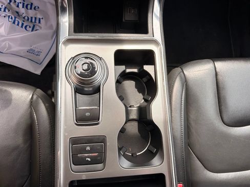 Used 2022 Ford Edge Titanium AWD/4WD image 26