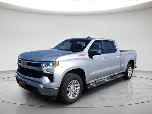 Used 2022 Chevrolet Silverado 1500 LT w/ Z71 Off-Road Package AWD/4WD image 1