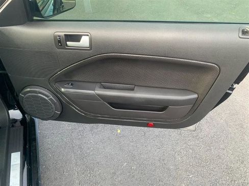 Used 2009 Ford Mustang GT image 16