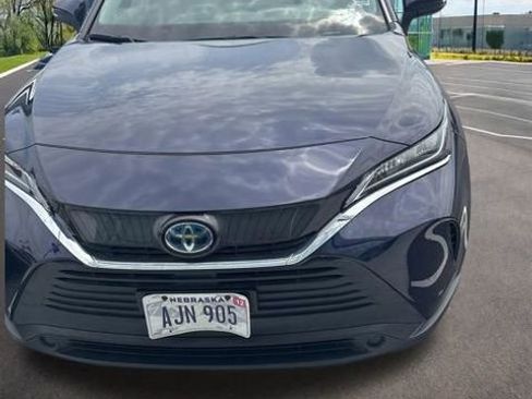 Used 2021 Toyota Venza LE AWD/4WD image 16