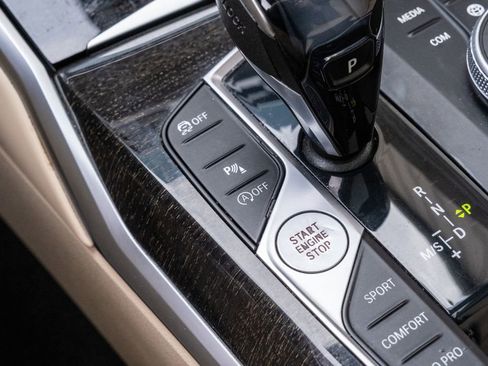 Used 2021 BMW 330i xDrive Sedan w/ Convenience Package image 20