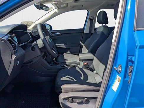 New 2025 Volkswagen Taos SE AWD/4WD image 4