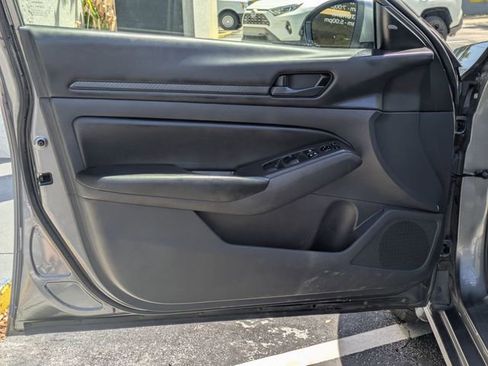 Used 2023 Nissan Altima 2.5 S FWD image 9