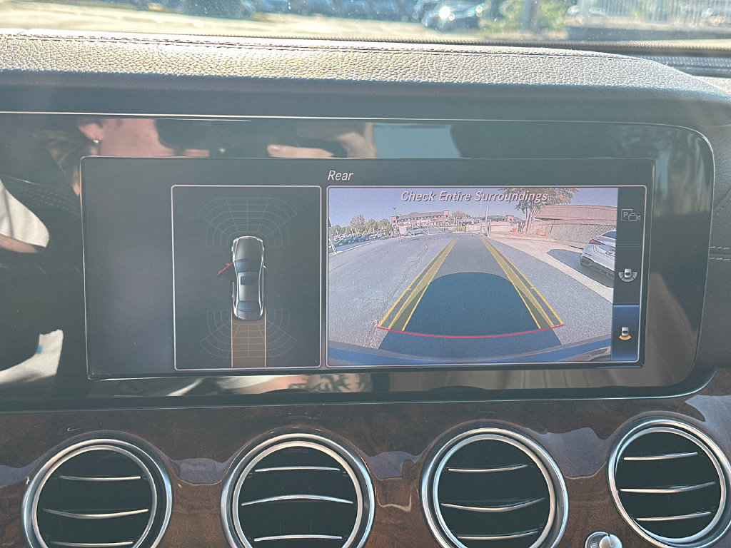Used 2018 Mercedes-Benz E 400 4MATIC Sedan image 6