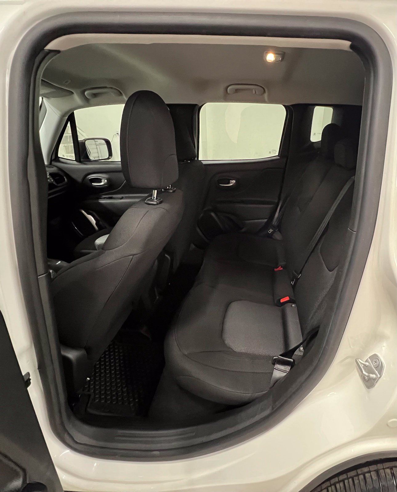 Used 2023 Jeep Renegade Latitude AWD/4WD image 24