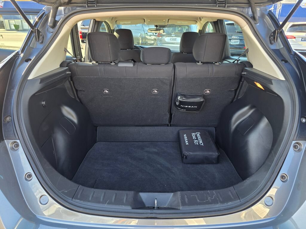 Used 2025 Nissan Leaf S FWD image 15