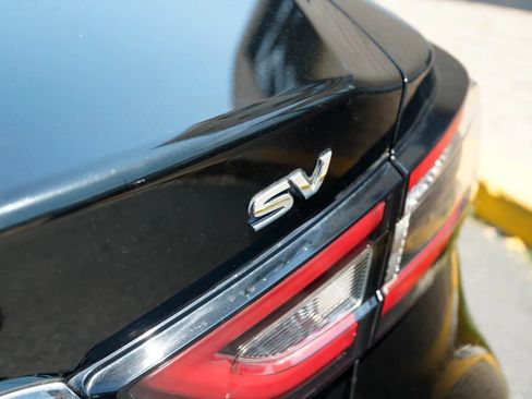 Used 2022 Nissan Maxima SV w/ Floor Mat Group FWD image 11