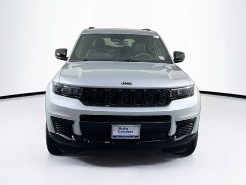 Used 2023 Jeep Grand Cherokee L Laredo image 2