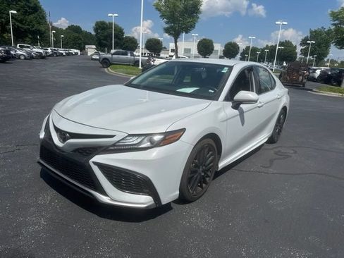 Used 2024 Toyota Camry XSE FWD image 9