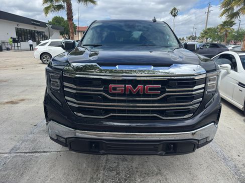 Used 2026 GMC Sierra 1500 SLT image 2