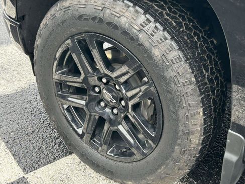 Used 2024 Chevrolet Silverado 1500 High Country w/ Midnight Edition image 9