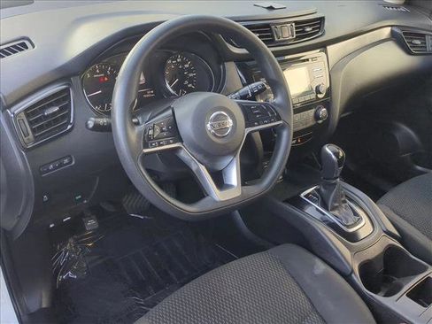 Used 2018 Nissan Rogue Sport S w/ S Appearance Package FWD image 10