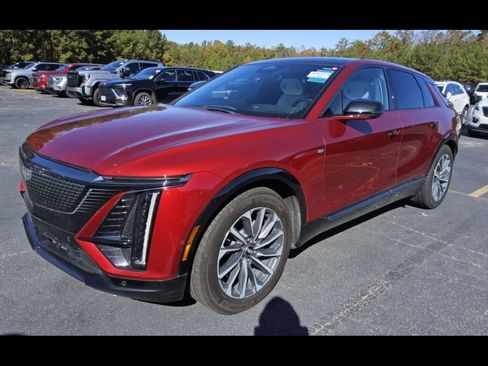 Used 2024 Cadillac Lyriq Sport RWD image 3