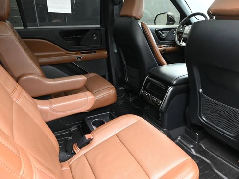 Used 2021 Lincoln Aviator Grand Touring w/ Elements Package Plus image 24