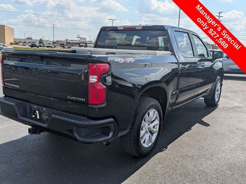 Used 2022 Chevrolet Silverado 1500 Custom w/ Safety Confidence Package AWD/4WD image 9