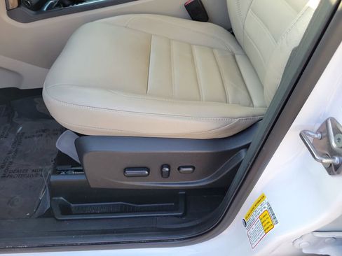 Used 2019 Ford Escape Titanium image 20