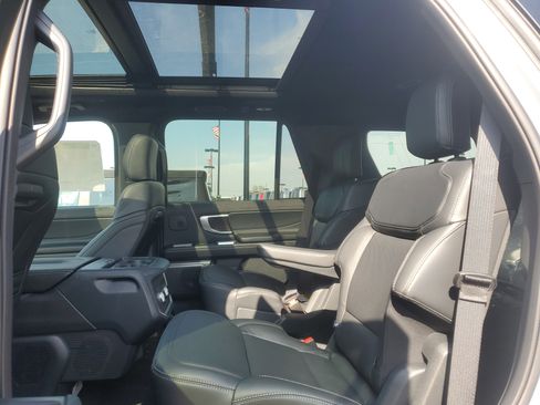 New 2025 Ford Expedition Platinum w/ Stealth Performance Package image 28