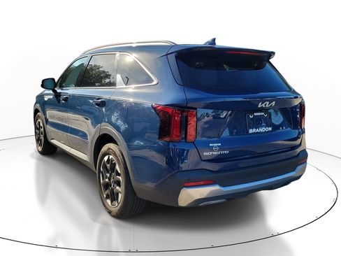 Used 2024 Kia Sorento S w/ Panoramic Sunroof Package FWD image 5