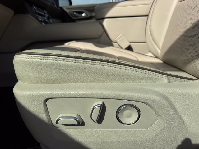 Used 2024 GMC Yukon Denali w/ Advanced Technology Package AWD/4WD image 16