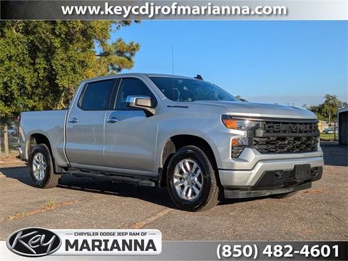 Used 2022 Chevrolet Silverado 1500 Custom image 1