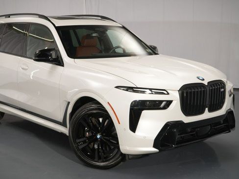 Used 2025 BMW X7 M60i image 13