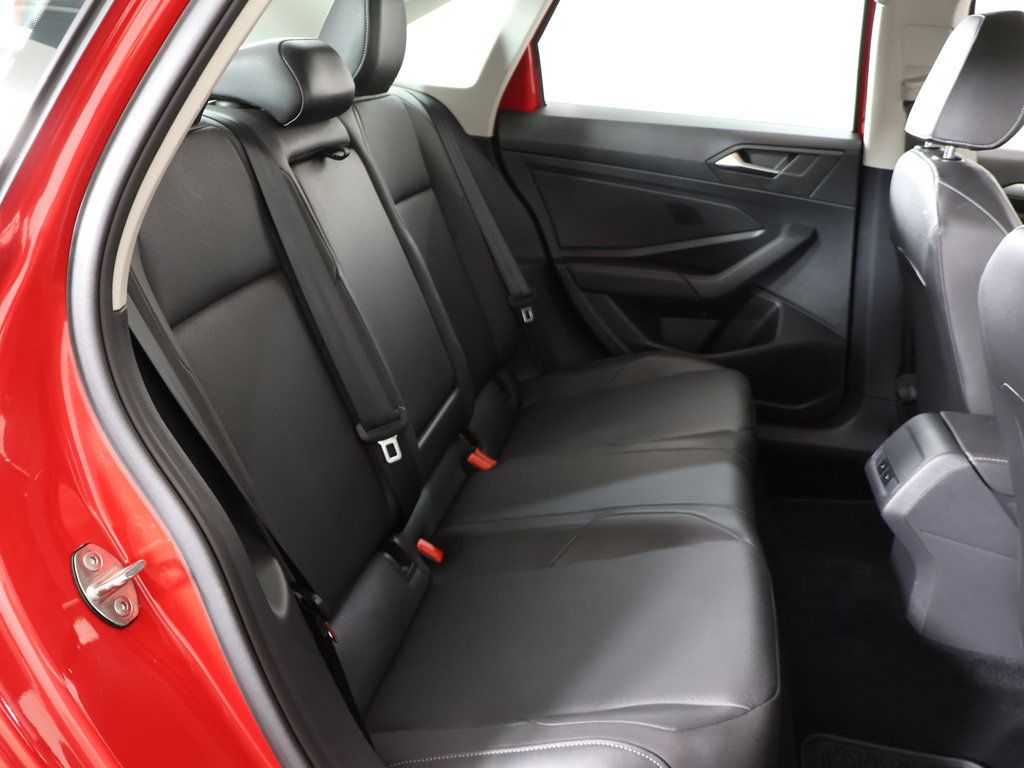 Used 2020 Volkswagen Jetta SE w/ SE Cold Weather Package FWD image 35