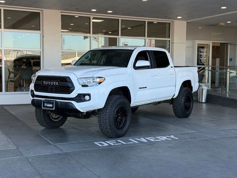 Used 2021 Toyota Tacoma SR5 image 2