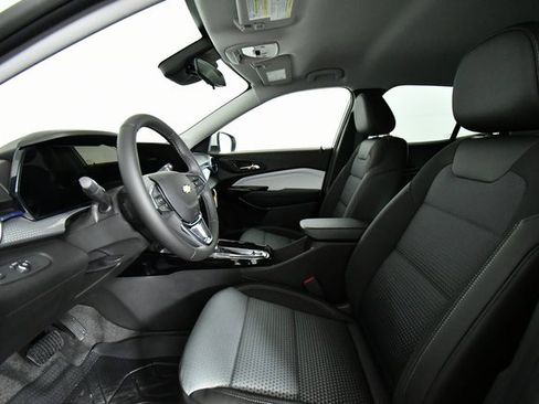 New 2026 Chevrolet Trax LT w/ Driver Confidence Package image 5
