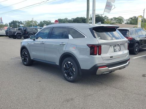 Used 2026 Kia Sorento S FWD image 6