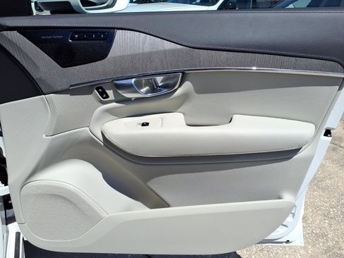 Certified 2023 Volvo XC90 B6 Ultimate AWD/4WD image 13