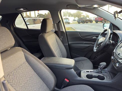 Used 2024 Chevrolet Equinox LT image 9
