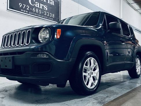 Used 2020 Jeep Renegade Sport w/ UConnect 7.0 Group FWD image 2