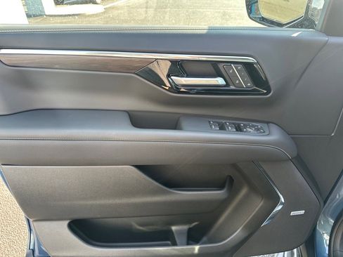 New 2026 Chevrolet Suburban Premier image 14